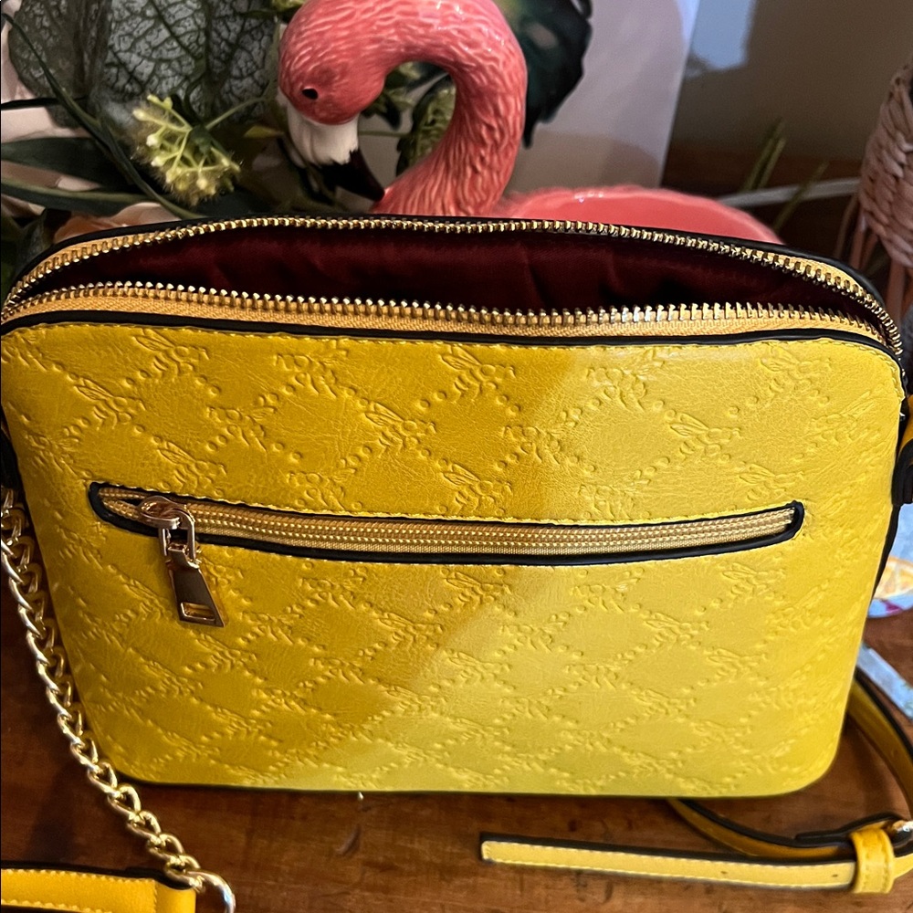 American Bee Yellow Crossbody Dome Bag - Picture 8 of 10